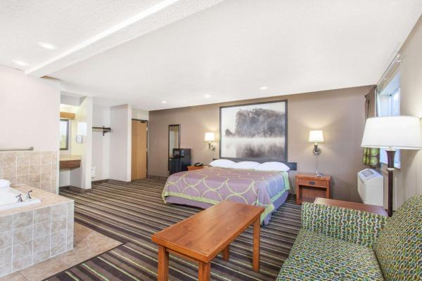 Foto 8: Super 8 by Wyndham Richlands/Claypool Hill Area