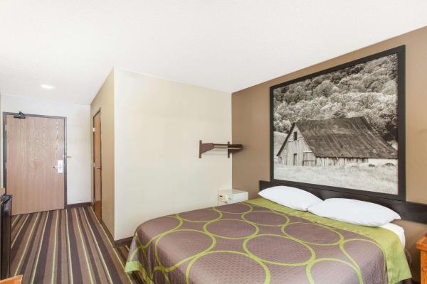 Foto 5: Super 8 by Wyndham Richlands/Claypool Hill Area