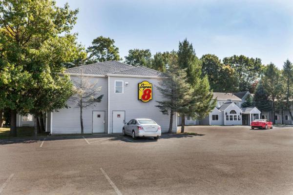 Фотография 1: Super 8 by Wyndham Schenectady/Albany Area