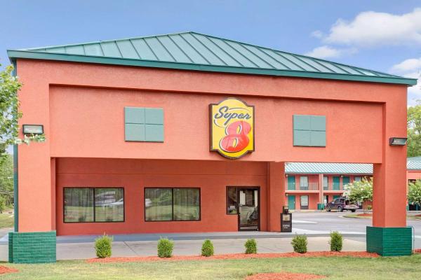 Foto 1: Super 8 by Wyndham Gainesville