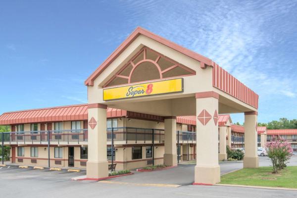På bildet vises objektet Super 8 by Wyndham Tulsa - Route 66 som ligger i byen Tulsa.