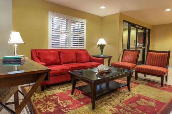 A la foto es mostra l'objecte Harvest Inn Dixon UC Davis situat a la ciutat de Winters.