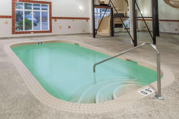 Foto 3: Ramada by Wyndham Camrose
