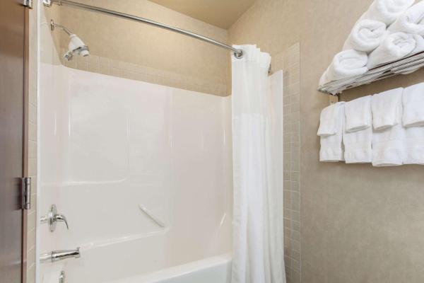 Foto 7: Ramada by Wyndham Camrose
