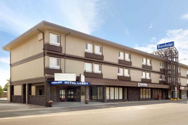 A la foto es mostra l'objecte Travelodge by Wyndham Lethbridge situat a la ciutat de Lethbridge.