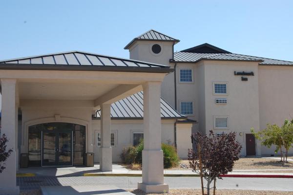 A la foto es mostra l'objecte Landmark Inn Fort Irwin situat a la ciutat de Fort Irwin.