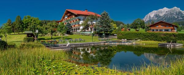 På billedet ses objektet Landhotel Kielhuberhof beliggende i byen Ramsau am Dachstein.