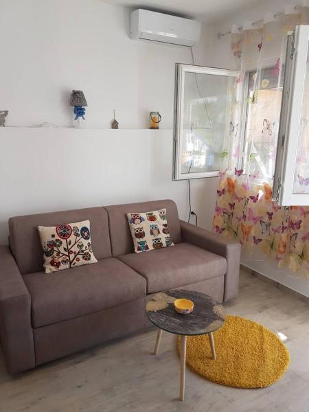 Studio, Тиват