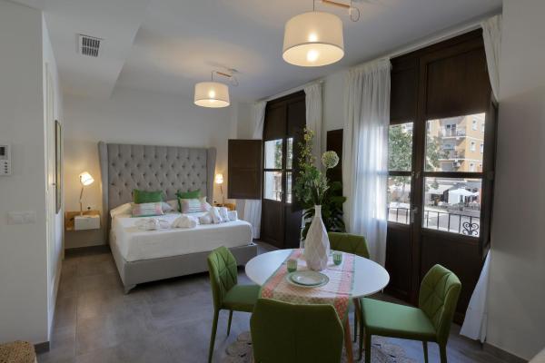 Na zdjęciu widoczny jest obiekt Apartamentos El Marqués - Málaga Centro Histórico położony w mieście Malaga.