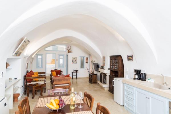 Chrisanthi Villa - Santorini