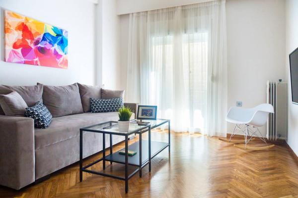 A la foto es mostra l'objecte TONI'S Classy Home in Kolonaki, local's Gem situat a la ciutat de Atenes.