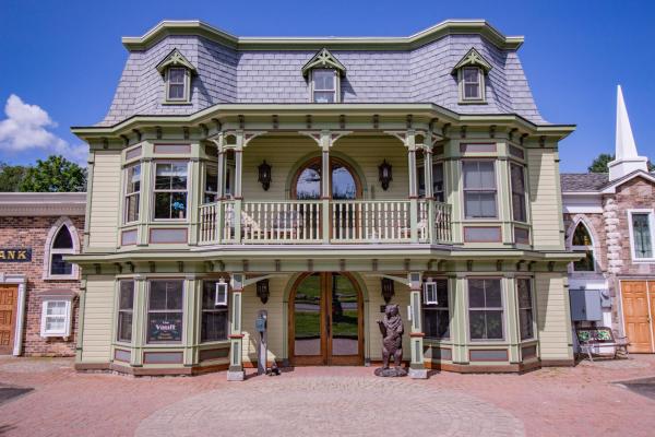 På billedet ses objektet Adventure Suites beliggende i byen Intervale.