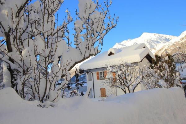 写真にはVilla市にあるChalet Cuore delle Alpiが写っています。