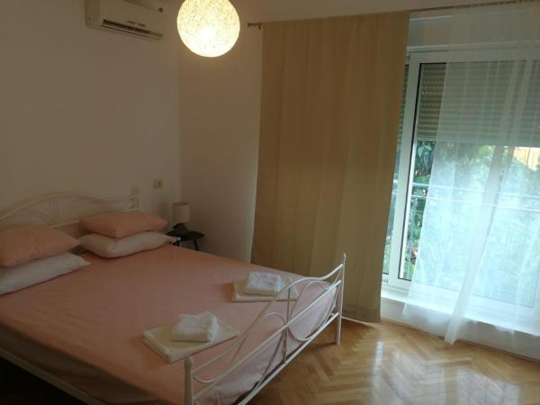 På bilden syns objektet Rooms Marana som ligger i staden Split.
