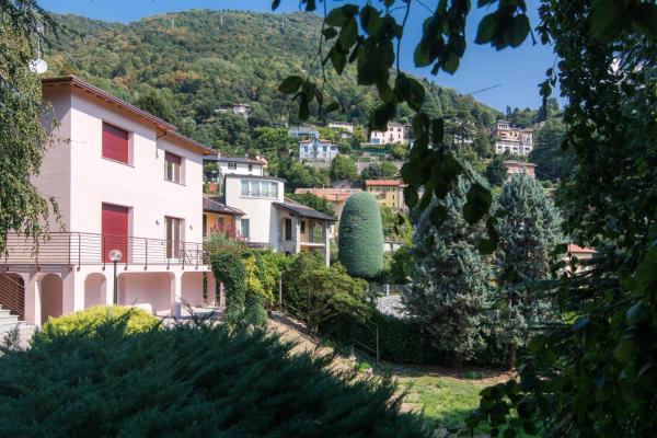 På bildet vises objektet Villa Vittoria - The House Of Travelers som ligger i byen Cernobbio.