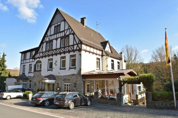 A la foto es mostra l'objecte Bielefelder Berghotel zum Stillen Frieden situat a la ciutat de Bielefeld.