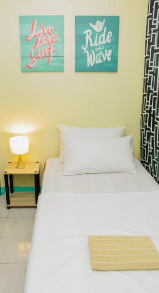 Nomads MNL Backpackers Homestay - near Airport, Манила