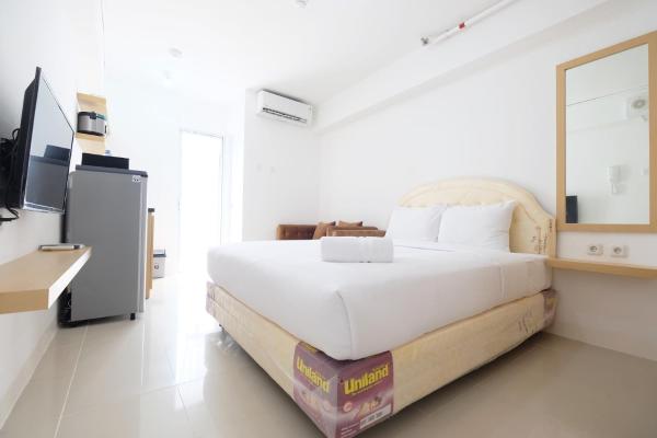 A la foto es mostra l'objecte Affordable Studio with Sofa Bed at Bassura City Apartment By Travelio situat a la ciutat de Jakarta.