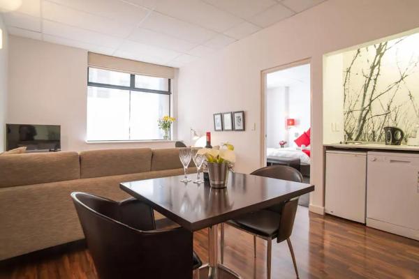 Adderley, City Centre pad - KING BED - 62sqm - Pool-parking-WiFi60Mbps-CTICCの写真7