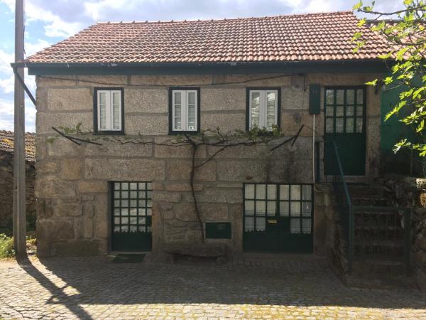 Na zdjęciu widoczny jest obiekt Casa da Moita położony w mieście Carvalhal.
