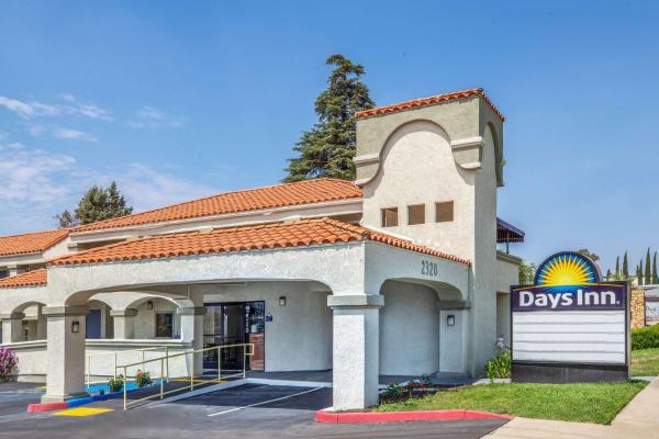 A la foto es mostra l'objecte Days Inn by Wyndham Banning Casino/Outlet Mall situat a la ciutat de Banning.
