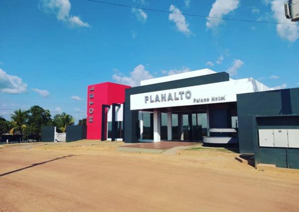 Na fotografii je vidět objekt Planalto Palace Hotel nacházející se ve městě Rurópolis.