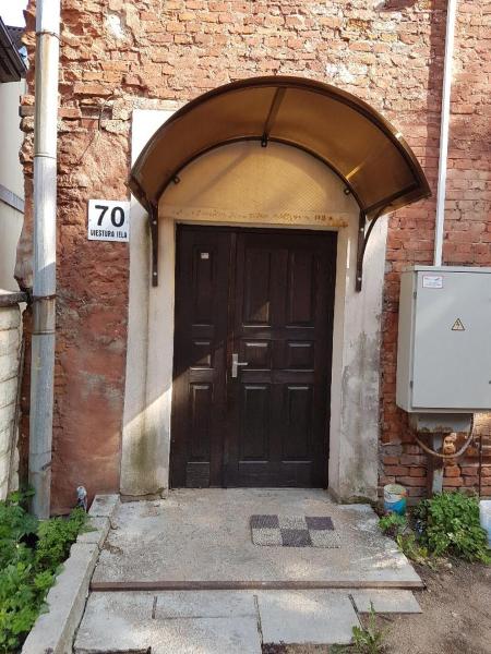 På billedet ses objektet Viestura apartamenti beliggende i byen Daugavpils.