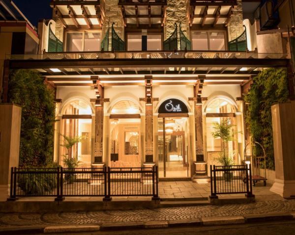 Na fotografii je vidět objekt The Radh Hotel nacházející se ve městě Kandy.