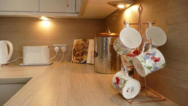 A la foto es mostra l'objecte Riverside Apartments situat a la ciutat de Braidwood.