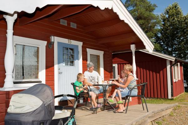 Na zdjęciu widoczny jest obiekt Vännäs bad & camping położony w mieście Vännäs.