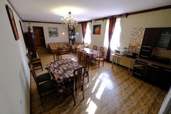 The photo shows the LAILA Guest House located in the city of Sgobuldi.