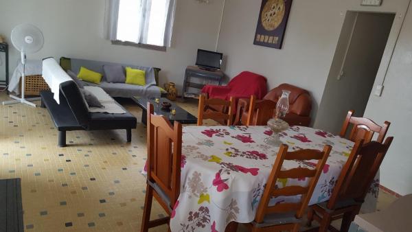 A la foto es mostra l'objecte Maison YZIDEE situat a la ciutat de Cité Dillon.