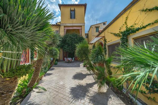Na zdjęciu widoczny jest obiekt Drom Florence Rooms & Apartments położony w mieście Florencja.