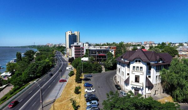Na fotografii je vidět objekt Citadel Aparthotel nacházející se ve městě Galaţi.