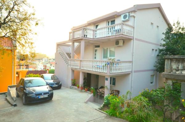 Guesthouse Apartments ČEnić - Montenegro