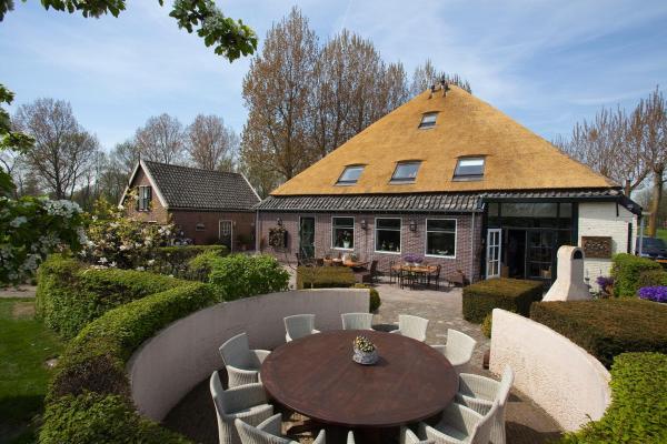 Na zdjęciu widoczny jest obiekt Shepherds House B&B położony w mieście Akersloot.
