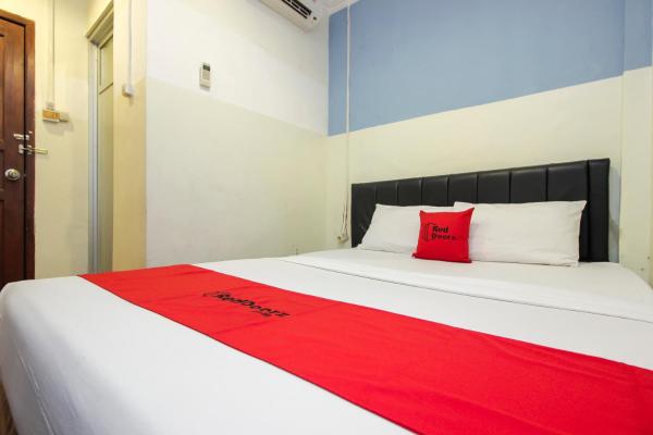 A la foto es mostra l'objecte RedDoorz near Bethesda Manado situat a la ciutat de Manado.