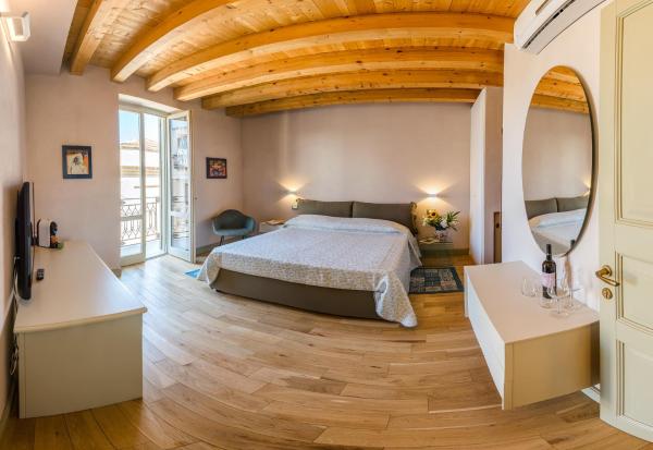På billedet ses objektet Cantine De Gregorio Suites beliggende i byen Sciacca.