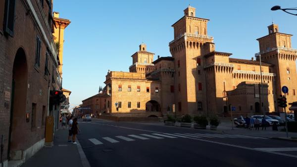 På billedet ses objektet Il Giramondo Ferrara beliggende i byen Ferrara.
