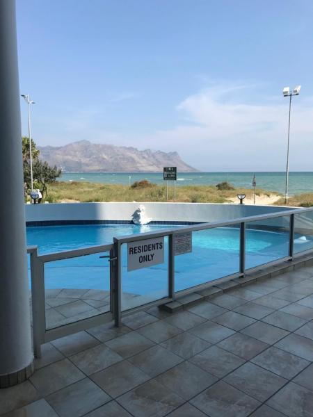 A la foto es mostra l'objecte Strand Beach Road Unit 416 situat a la ciutat de Strand.