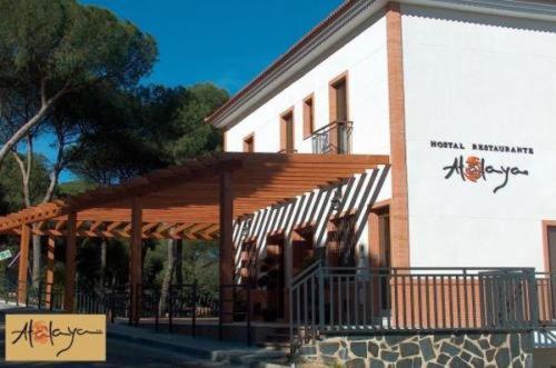 A la foto es mostra l'objecte Hostal Atalaya situat a la ciutat de Campofrío.