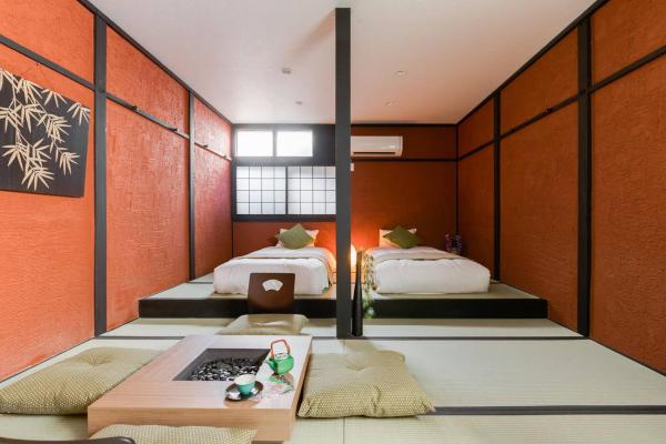 A la foto es mostra l'objecte NAKAZ Machiya , Osaka Umeda situat a la ciutat de Osaka.