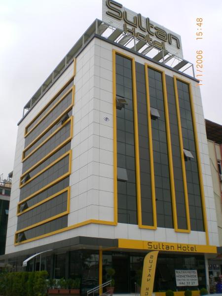 Na fotografii je vidět objekt Sultan Hotel nacházející se ve městě Mersin.