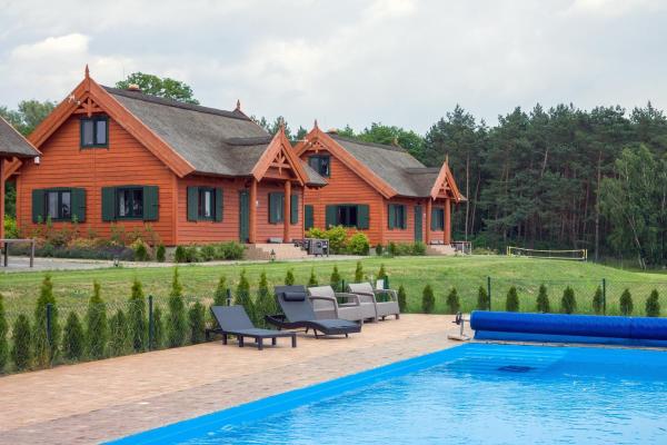Na zdjęciu widoczny jest obiekt Brzezina Resort - Wille położony w mieście Żnin.