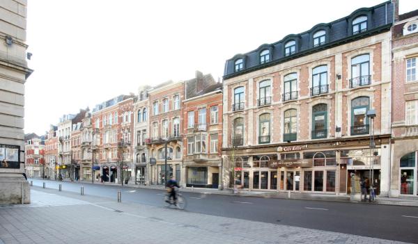 Auf dem Foto ist das Objekt Theater Hotel Leuven Centrum in der Stadt Löwen zu sehen.