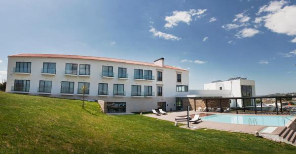 A la foto es mostra l'objecte Real Abadia, Congress & Spa Hotel situat a la ciutat de Alcobaça.