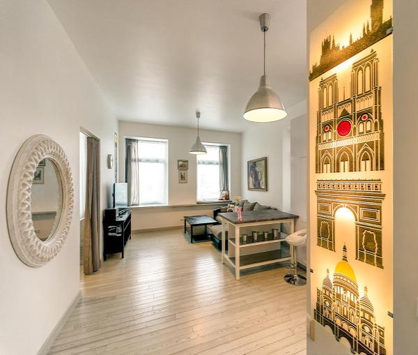 A la foto es mostra l'objecte Vilnius apartment with stained glass situat a la ciutat de Vílnius.