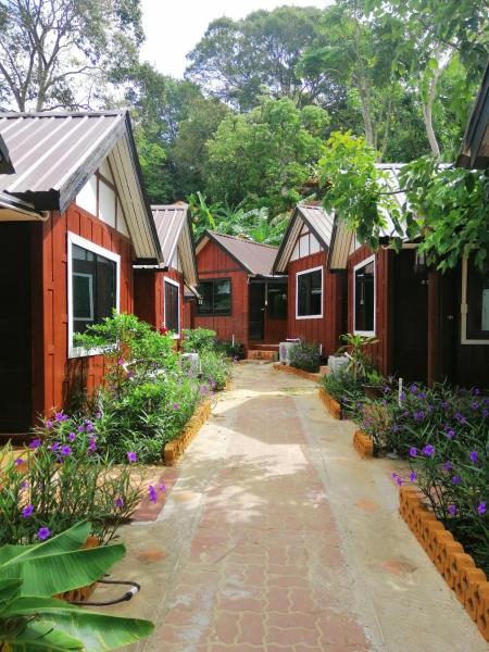 På billedet ses objektet Phi Phi Long Beach Bungalow ( Had Yao) beliggende i byen Phi Phi.