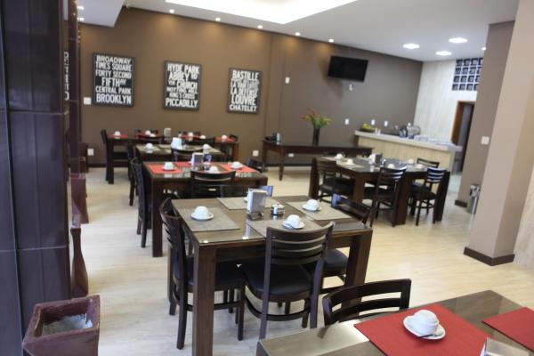 写真にはCataguases市にあるHOTEL ALVORADAが写っています。