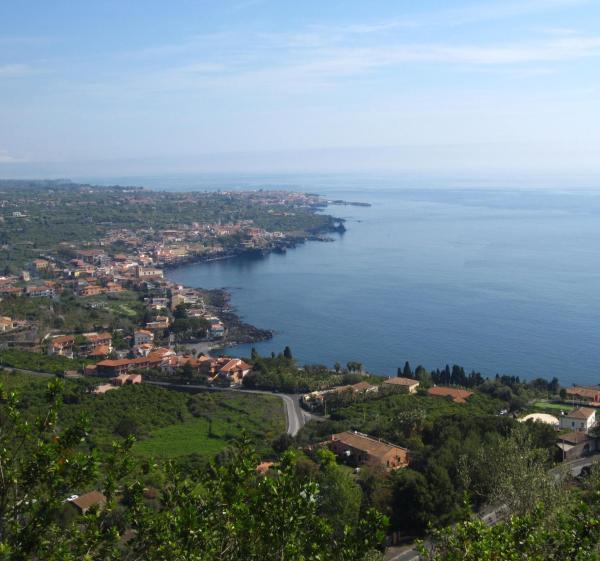 A la foto es mostra l'objecte Grande Albergo Maugeri situat a la ciutat de Acireale.